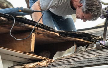 common causes of Cobblers Corner fascia damage